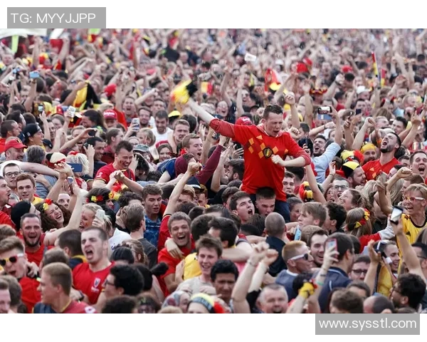 足球明星与女生的野外足球激情瞬间精彩图片分享